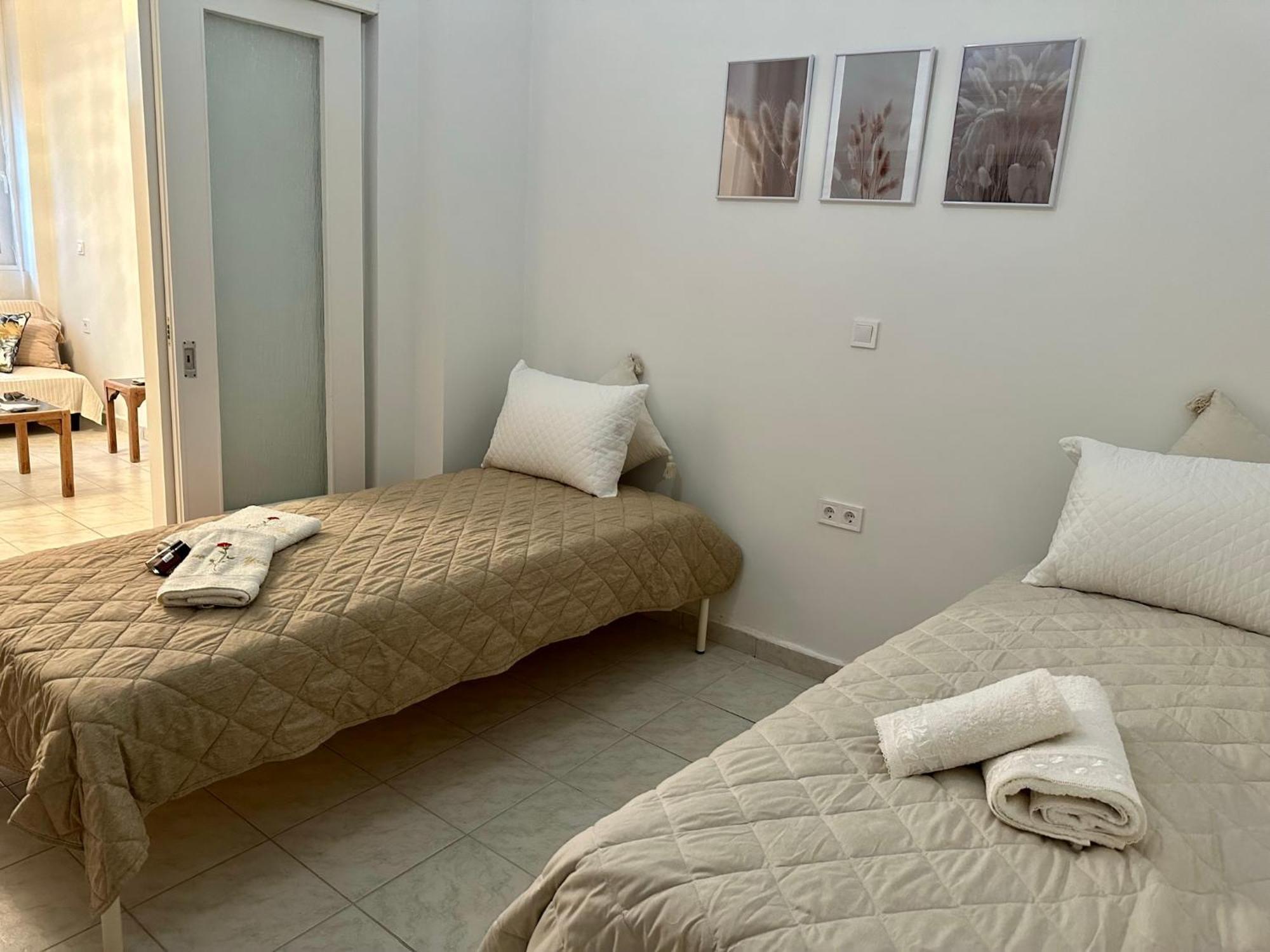 Piraiki Coastal Accommodation Piraeus Bagian luar foto