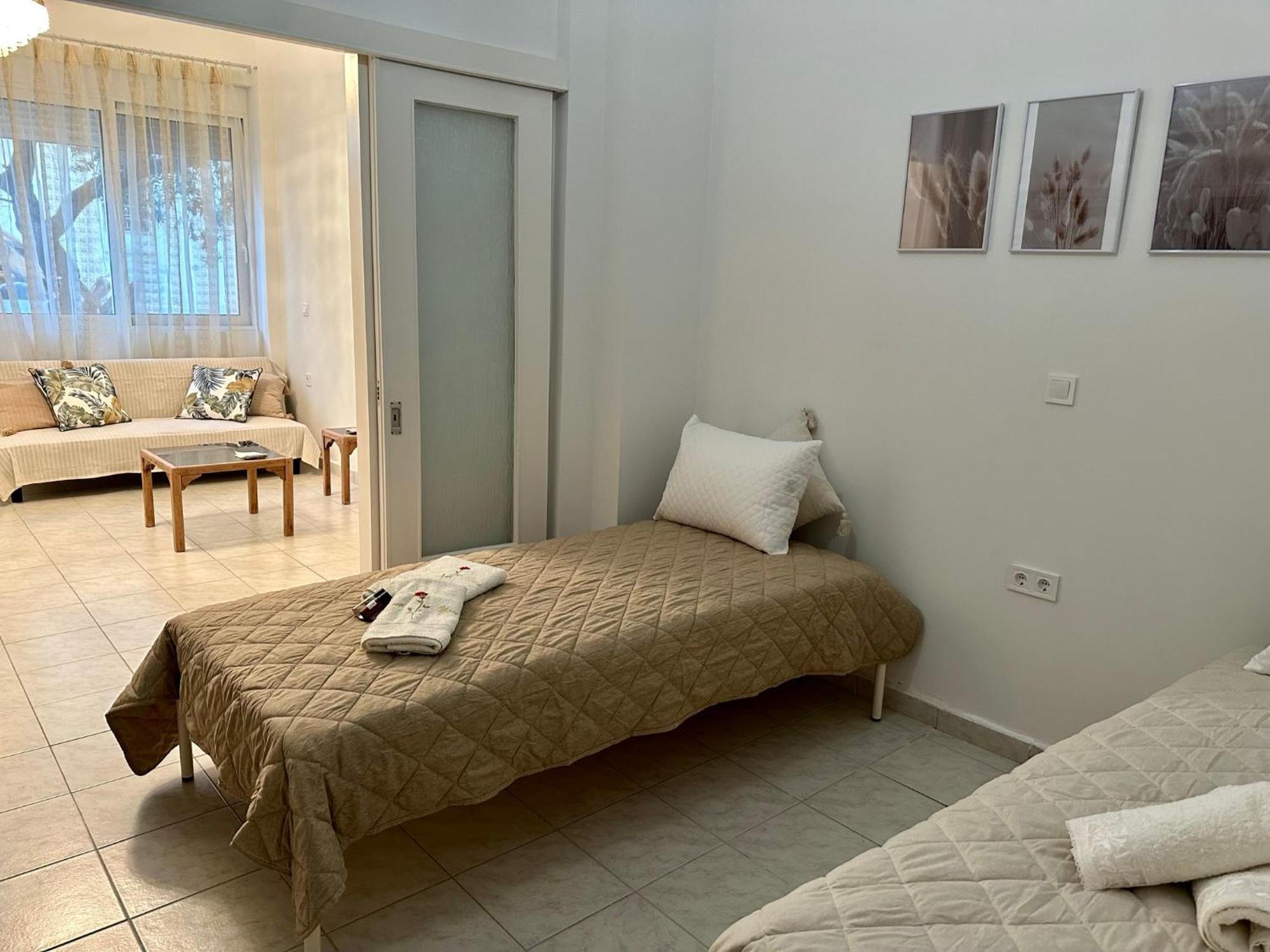 Piraiki Coastal Accommodation Piraeus Bagian luar foto